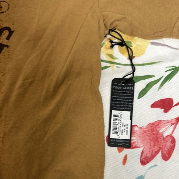 Tan Short Sleeve Tee for Effortless Style - Picture 4 of 7